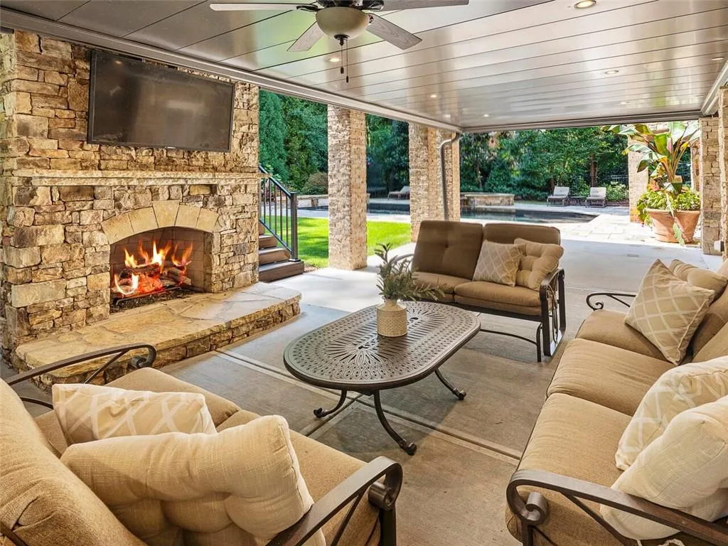 5170 Peachtree Dunwoody Road, Sandy Springs, Georgia 30342, 7 Bedrooms Bedrooms, ,9 BathroomsBathrooms,Residential,Sold,5170 Peachtree Dunwoody Road,6929051