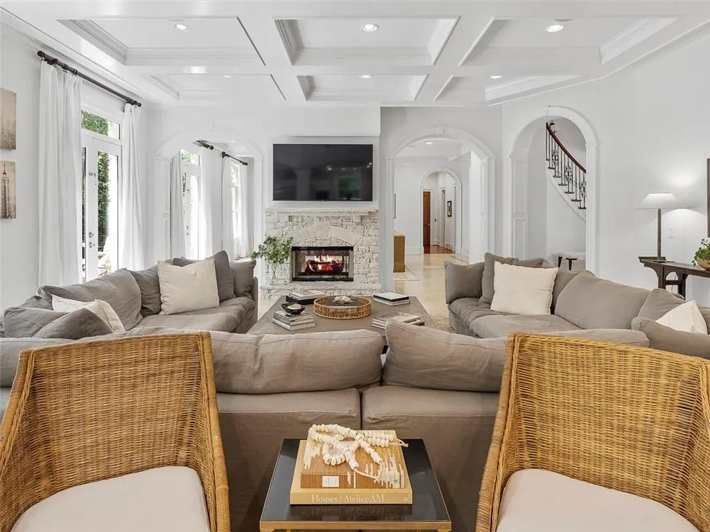 5170 Peachtree Dunwoody Road, Sandy Springs, Georgia 30342, 7 Bedrooms Bedrooms, ,9 BathroomsBathrooms,Residential,Sold,5170 Peachtree Dunwoody Road,6929051