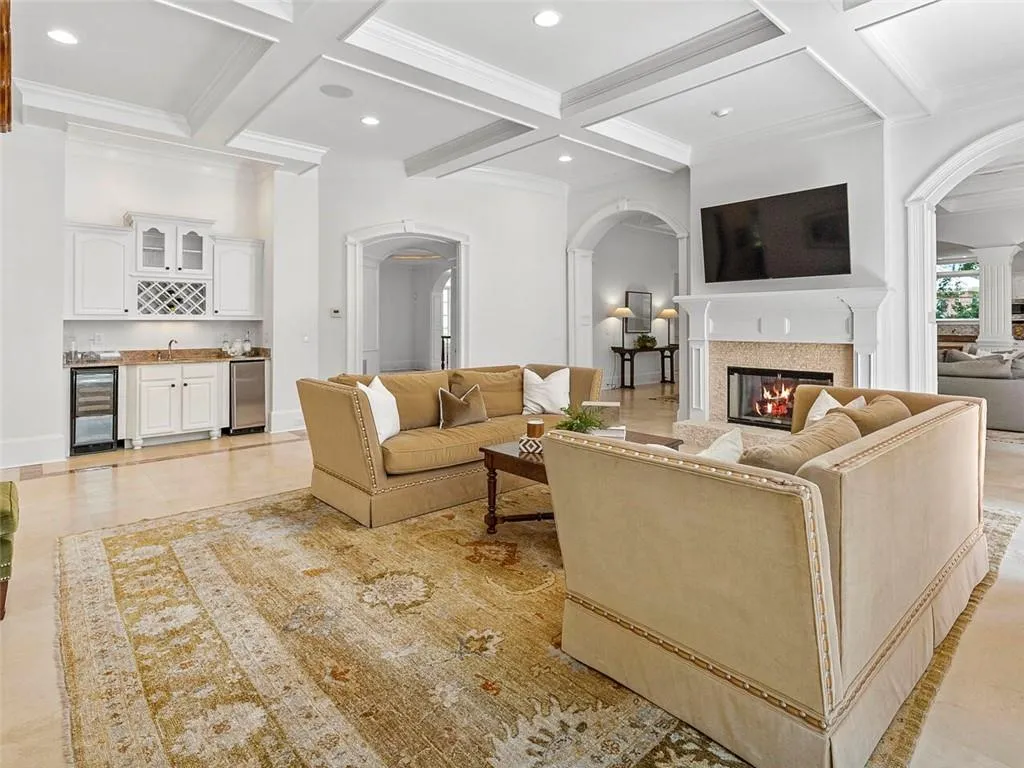 5170 Peachtree Dunwoody Road, Sandy Springs, Georgia 30342, 7 Bedrooms Bedrooms, ,9 BathroomsBathrooms,Residential,Sold,5170 Peachtree Dunwoody Road,6929051