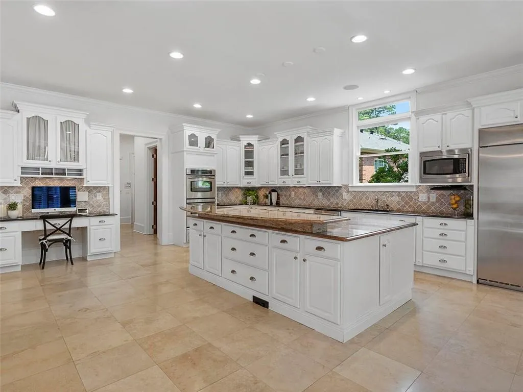 5170 Peachtree Dunwoody Road, Sandy Springs, Georgia 30342, 7 Bedrooms Bedrooms, ,9 BathroomsBathrooms,Residential,Sold,5170 Peachtree Dunwoody Road,6929051