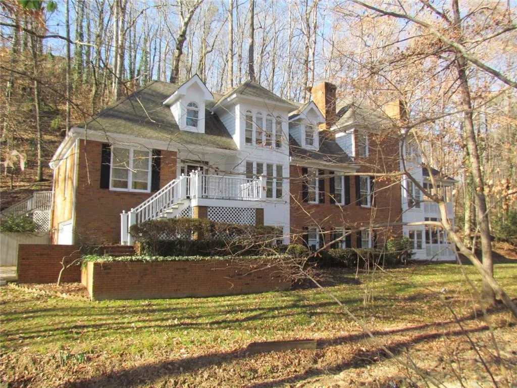 200 Spalding Hills Court, Sandy Springs, Georgia 30350, 4 Bedrooms Bedrooms, ,4 BathroomsBathrooms,Residential,Sold,200 Spalding Hills Court,5947359