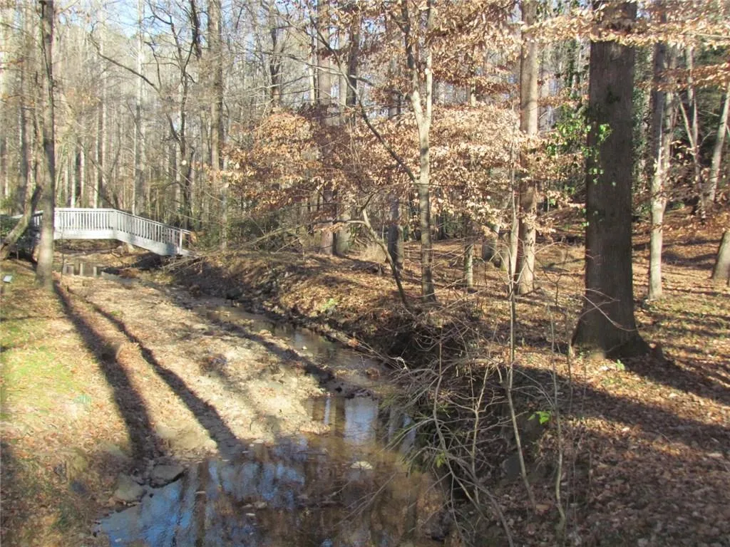 200 Spalding Hills Court, Sandy Springs, Georgia 30350, 4 Bedrooms Bedrooms, ,4 BathroomsBathrooms,Residential,Sold,200 Spalding Hills Court,5947359