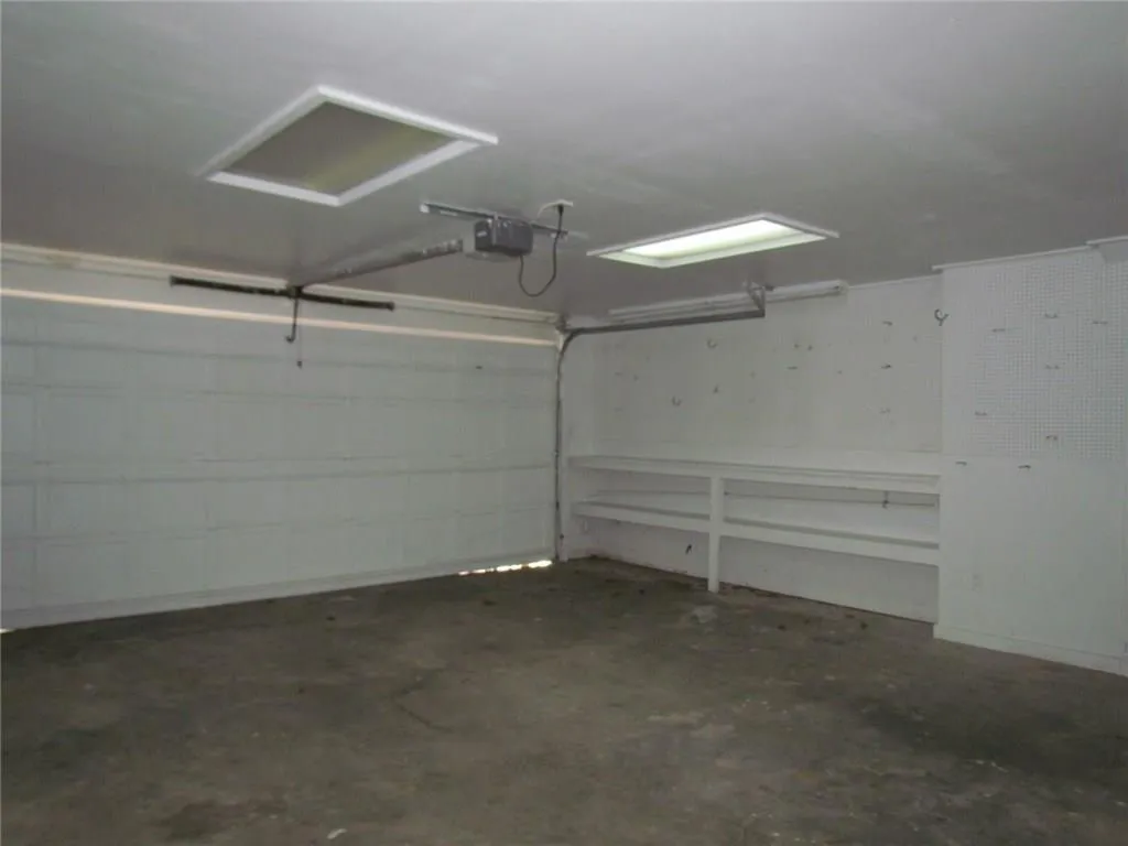 200 Spalding Hills Court, Sandy Springs, Georgia 30350, 4 Bedrooms Bedrooms, ,4 BathroomsBathrooms,Residential,Sold,200 Spalding Hills Court,5947359