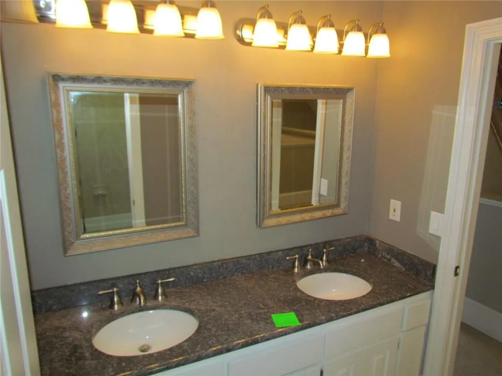 200 Spalding Hills Court, Sandy Springs, Georgia 30350, 4 Bedrooms Bedrooms, ,4 BathroomsBathrooms,Residential,Sold,200 Spalding Hills Court,5947359