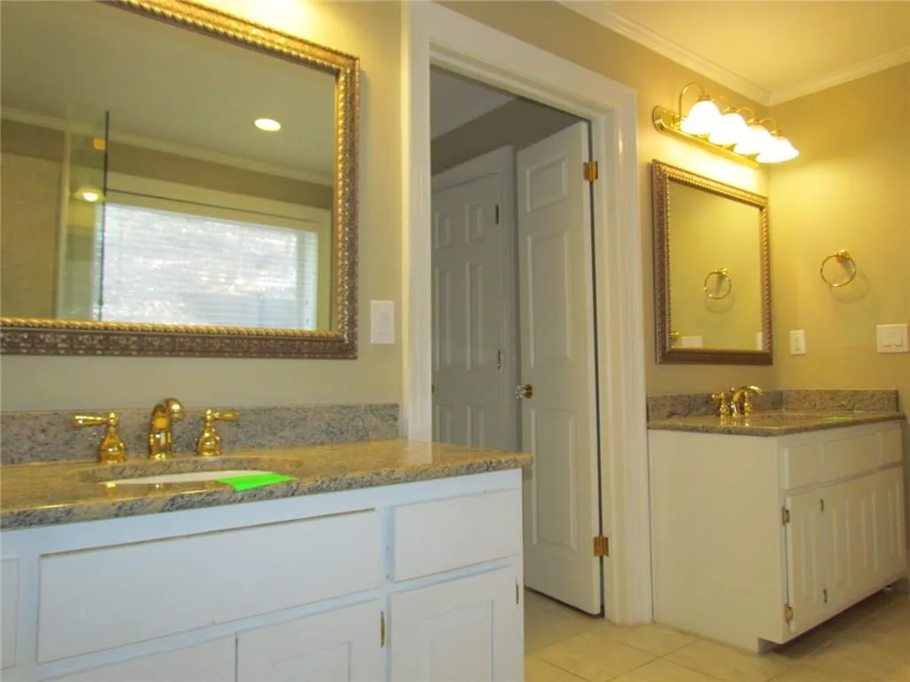 200 Spalding Hills Court, Sandy Springs, Georgia 30350, 4 Bedrooms Bedrooms, ,4 BathroomsBathrooms,Residential,Sold,200 Spalding Hills Court,5947359