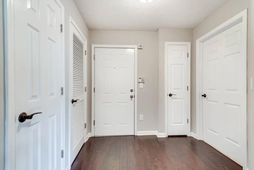 5559 Glenridge Drive Unit 2108, Atlanta, Georgia 30342, 2 Bedrooms Bedrooms, ,2 BathroomsBathrooms,Residential,Sold,5559 Glenridge Drive Unit 2108,6905874