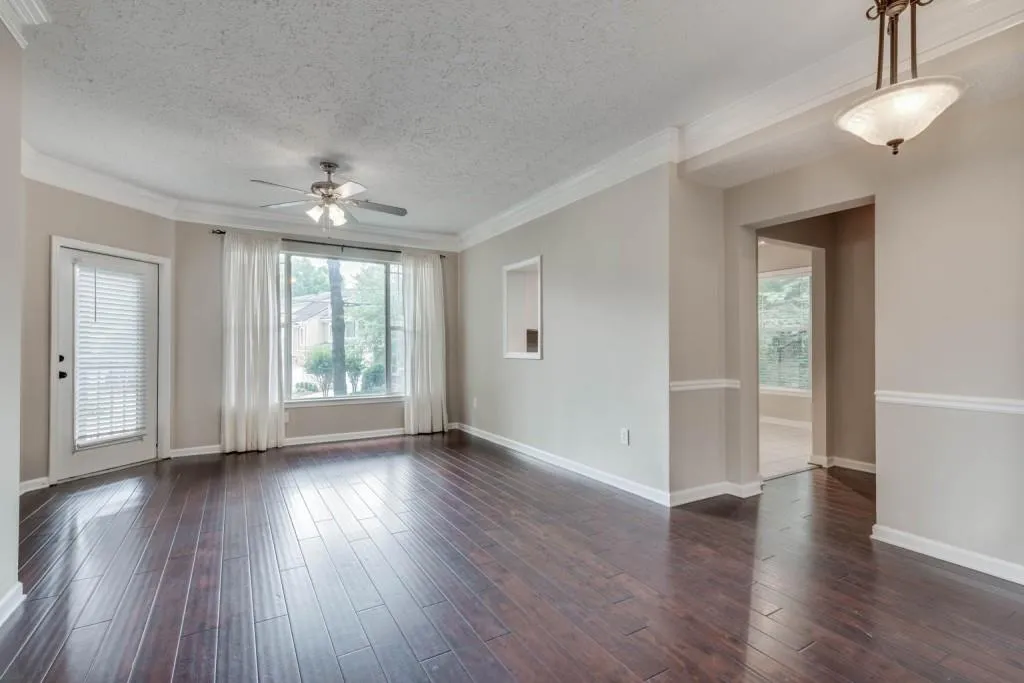 5559 Glenridge Drive Unit 2108, Atlanta, Georgia 30342, 2 Bedrooms Bedrooms, ,2 BathroomsBathrooms,Residential,Sold,5559 Glenridge Drive Unit 2108,6905874