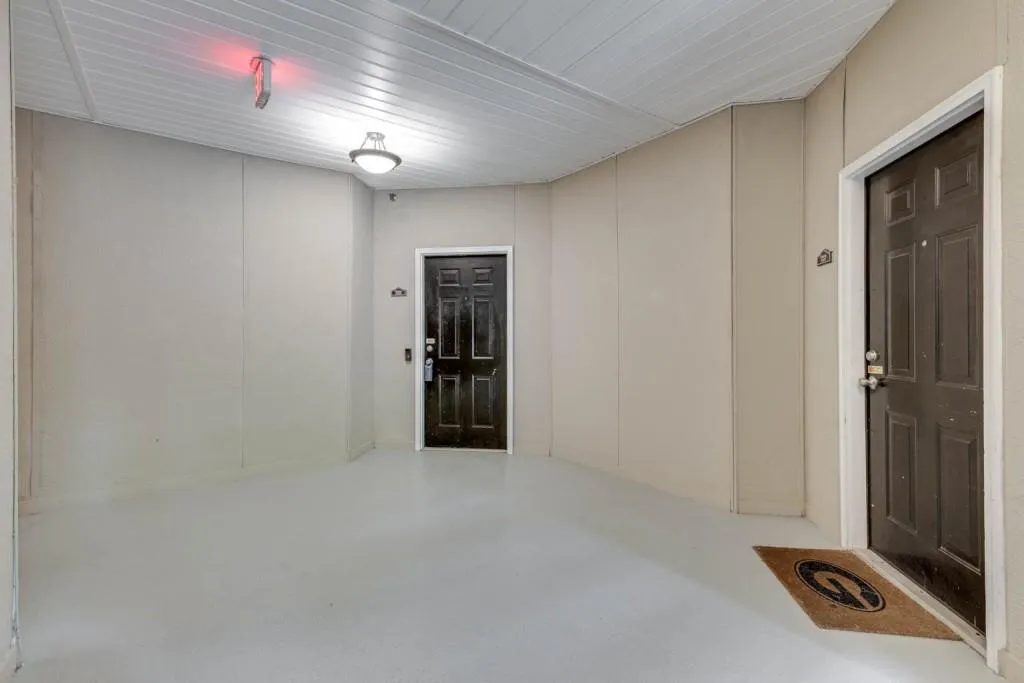 5559 Glenridge Drive Unit 2108, Atlanta, Georgia 30342, 2 Bedrooms Bedrooms, ,2 BathroomsBathrooms,Residential,Sold,5559 Glenridge Drive Unit 2108,6905874