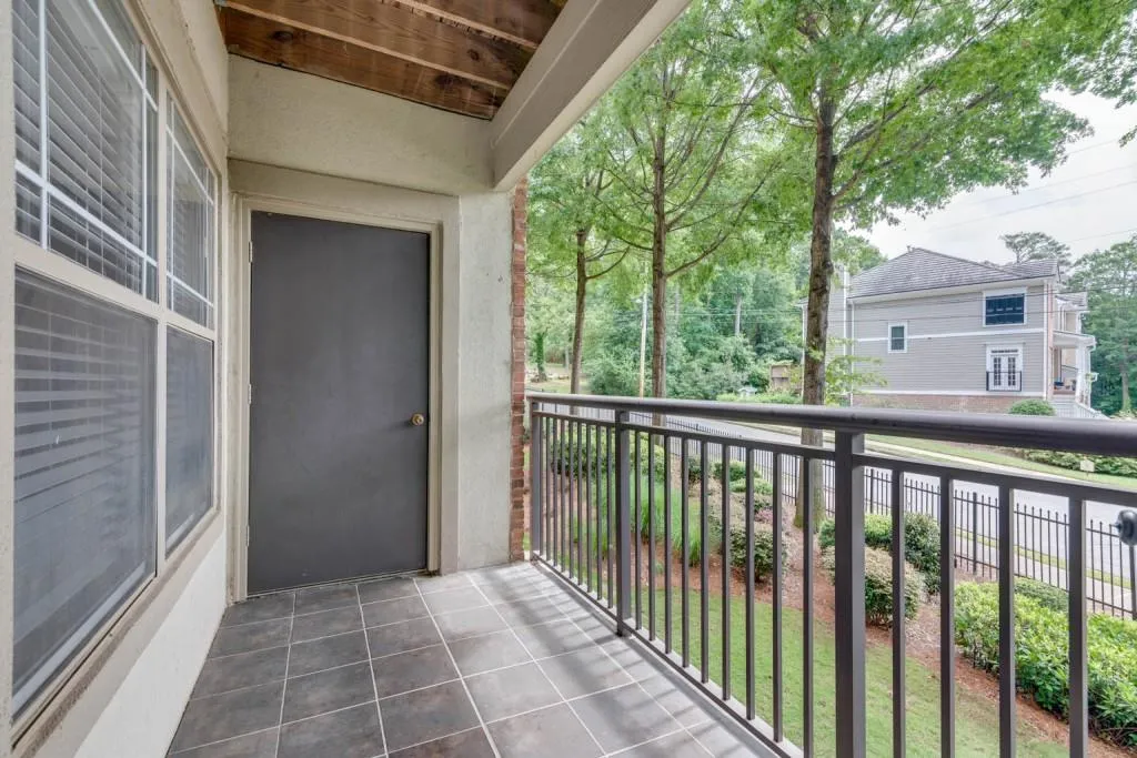 5559 Glenridge Drive Unit 2108, Atlanta, Georgia 30342, 2 Bedrooms Bedrooms, ,2 BathroomsBathrooms,Residential,Sold,5559 Glenridge Drive Unit 2108,6905874