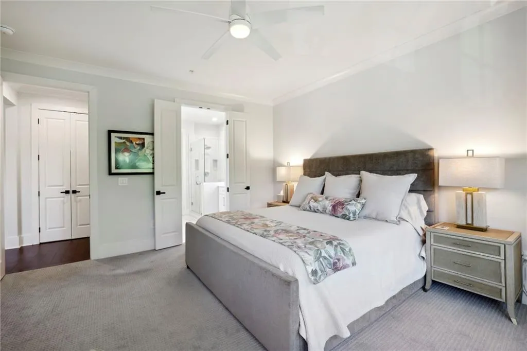 6890 Peachtree Dunwoody Road Unit 305, Sandy Springs, Georgia 30328, 2 Bedrooms Bedrooms, ,2 BathroomsBathrooms,Residential,Sold,6890 Peachtree Dunwoody Road Unit 305,7202468