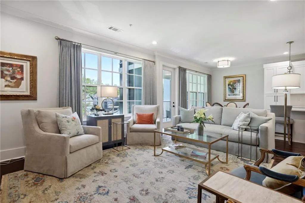 6890 Peachtree Dunwoody Road Unit 305, Sandy Springs, Georgia 30328, 2 Bedrooms Bedrooms, ,2 BathroomsBathrooms,Residential,Sold,6890 Peachtree Dunwoody Road Unit 305,7202468