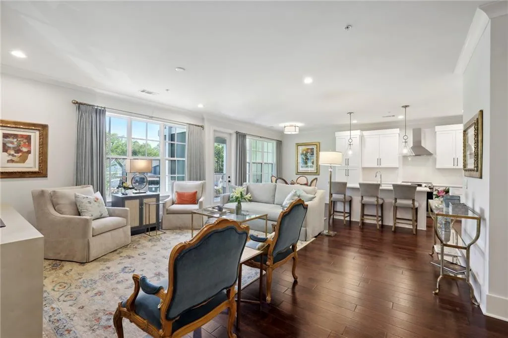 6890 Peachtree Dunwoody Road Unit 305, Sandy Springs, Georgia 30328, 2 Bedrooms Bedrooms, ,2 BathroomsBathrooms,Residential,Sold,6890 Peachtree Dunwoody Road Unit 305,7202468