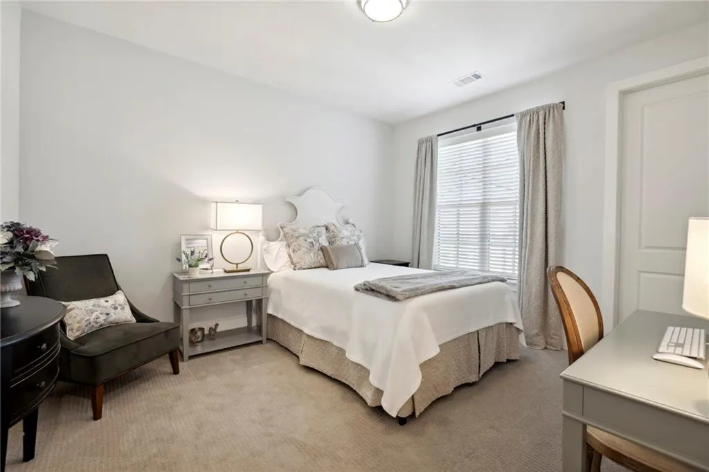 6890 Peachtree Dunwoody Road Unit 305, Sandy Springs, Georgia 30328, 2 Bedrooms Bedrooms, ,2 BathroomsBathrooms,Residential,Sold,6890 Peachtree Dunwoody Road Unit 305,7202468