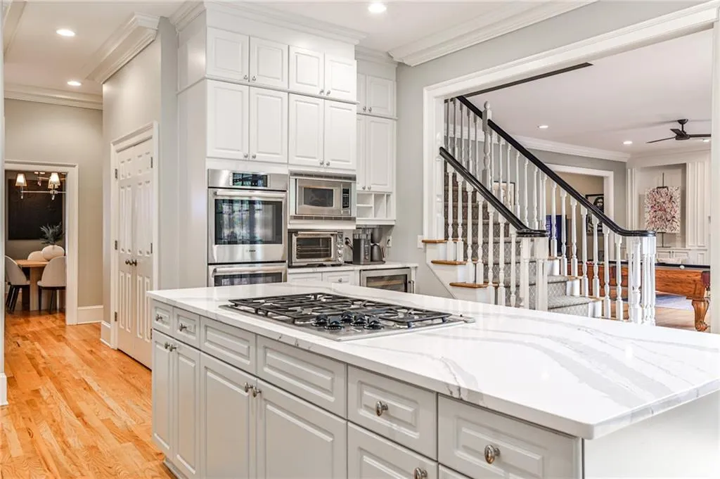 2696 Ellwood Drive Ne, Atlanta, Georgia 30305, 5 Bedrooms Bedrooms, ,4 BathroomsBathrooms,Residential,For Sale,2696 Ellwood Drive Ne,7664124