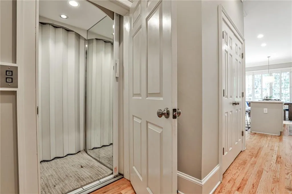 2696 Ellwood Drive Ne, Atlanta, Georgia 30305, 5 Bedrooms Bedrooms, ,4 BathroomsBathrooms,Residential,For Sale,2696 Ellwood Drive Ne,7664124