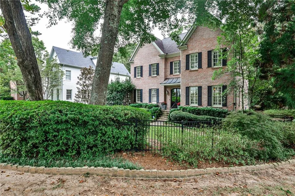2696 Ellwood Drive Ne, Atlanta, Georgia 30305, 5 Bedrooms Bedrooms, ,4 BathroomsBathrooms,Residential,For Sale,2696 Ellwood Drive Ne,7664124
