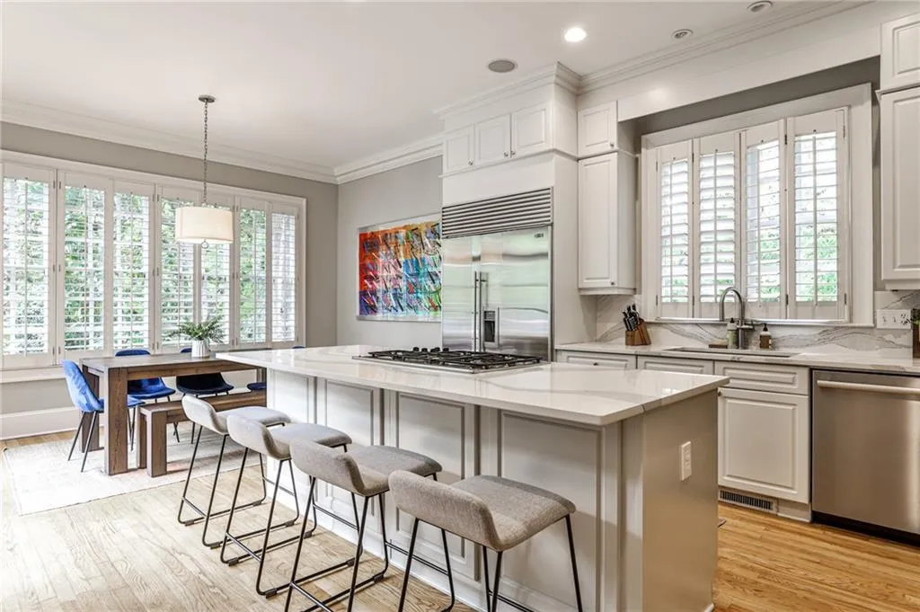 2696 Ellwood Drive Ne, Atlanta, Georgia 30305, 5 Bedrooms Bedrooms, ,4 BathroomsBathrooms,Residential,For Sale,2696 Ellwood Drive Ne,7664124
