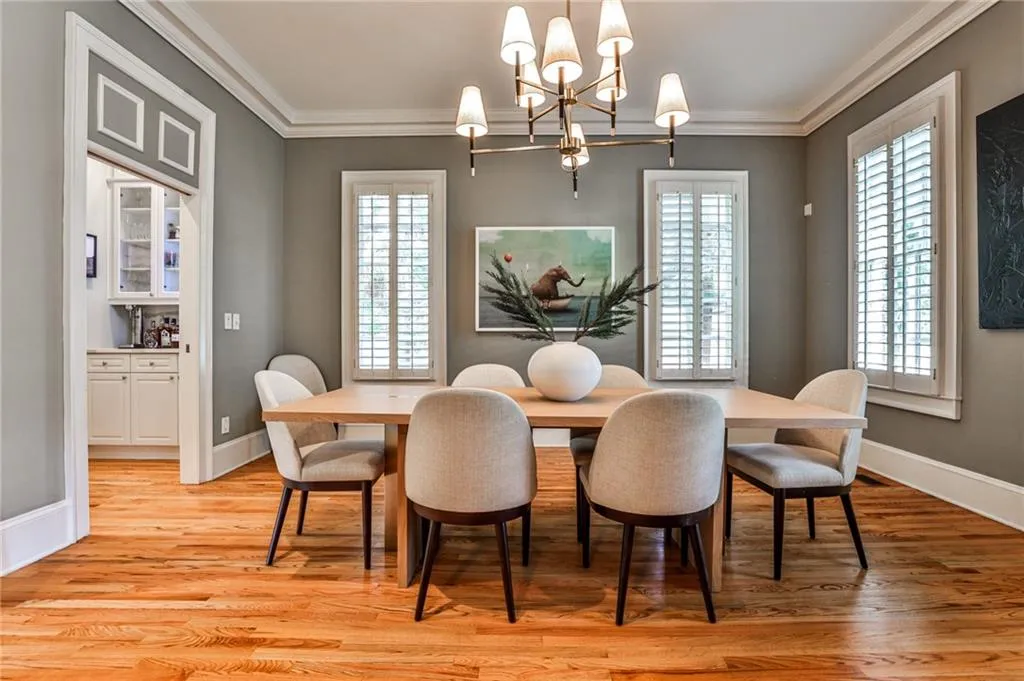 2696 Ellwood Drive Ne, Atlanta, Georgia 30305, 5 Bedrooms Bedrooms, ,4 BathroomsBathrooms,Residential,For Sale,2696 Ellwood Drive Ne,7664124