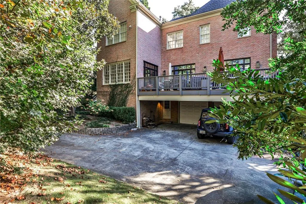 2696 Ellwood Drive Ne, Atlanta, Georgia 30305, 5 Bedrooms Bedrooms, ,4 BathroomsBathrooms,Residential,For Sale,2696 Ellwood Drive Ne,7664124