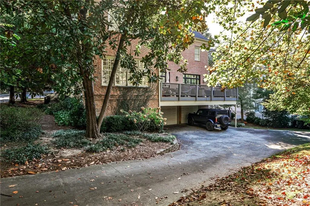 2696 Ellwood Drive Ne, Atlanta, Georgia 30305, 5 Bedrooms Bedrooms, ,4 BathroomsBathrooms,Residential,For Sale,2696 Ellwood Drive Ne,7664124
