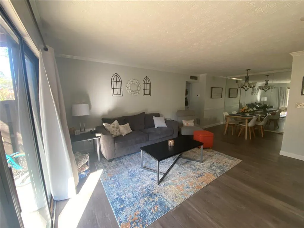 605 River Run Drive, Sandy Springs, Georgia 30350, 1 Bedroom Bedrooms, ,1 BathroomBathrooms,Residential,Sold,605 River Run Drive,7037406