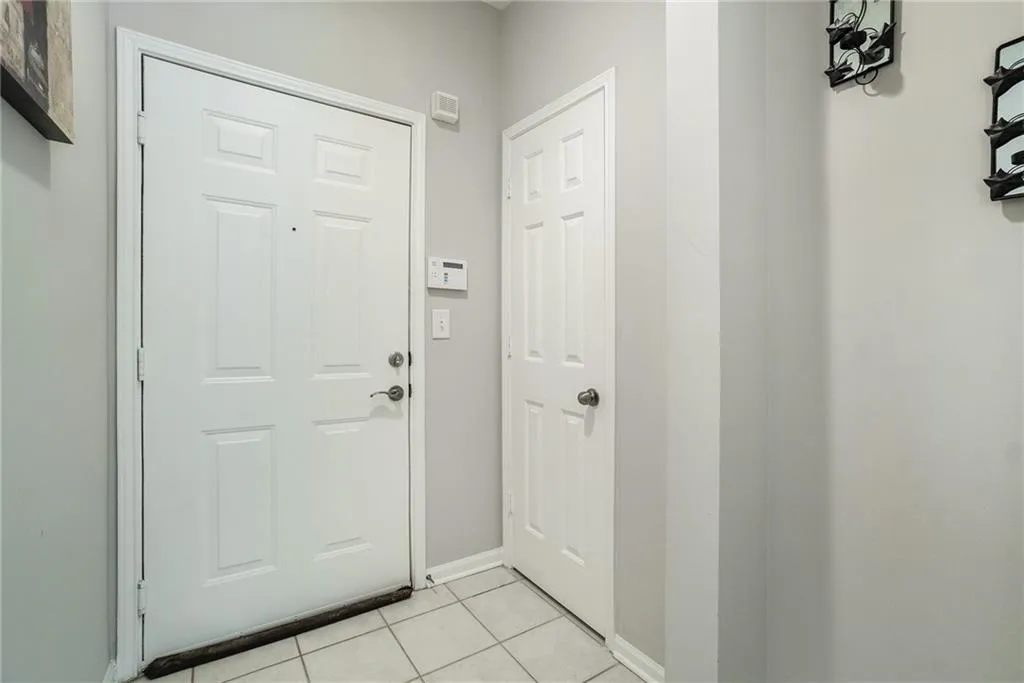 5641 Roswell Road Unit 105, Atlanta, Georgia 30342, 2 Bedrooms Bedrooms, ,2 BathroomsBathrooms,Residential,Sold,5641 Roswell Road Unit 105,6550314