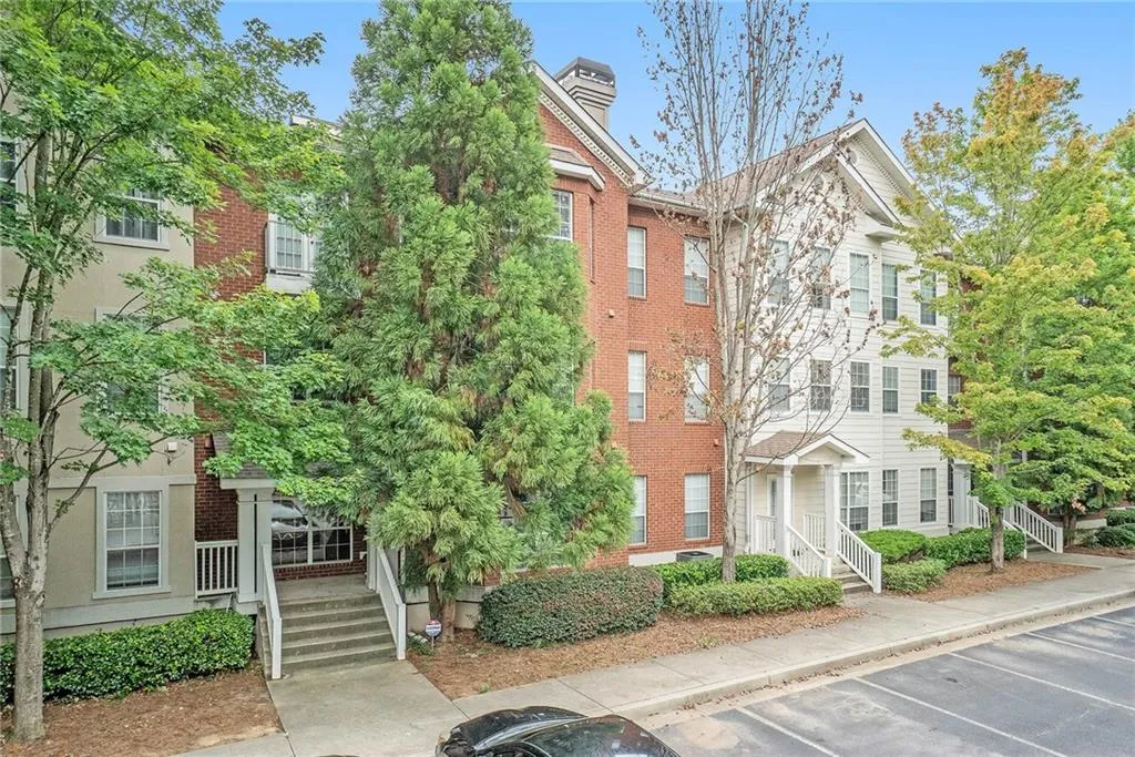 5641 Roswell Road Unit 105, Atlanta, Georgia 30342, 2 Bedrooms Bedrooms, ,2 BathroomsBathrooms,Residential,Sold,5641 Roswell Road Unit 105,6550314