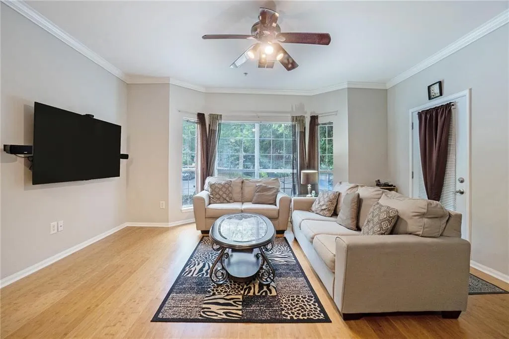 5641 Roswell Road Unit 105, Atlanta, Georgia 30342, 2 Bedrooms Bedrooms, ,2 BathroomsBathrooms,Residential,Sold,5641 Roswell Road Unit 105,6550314