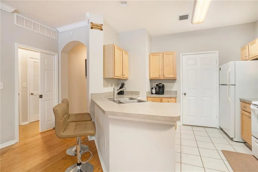 5641 Roswell Road Unit 105, Atlanta, Georgia 30342, 2 Bedrooms Bedrooms, ,2 BathroomsBathrooms,Residential,Sold,5641 Roswell Road Unit 105,6550314