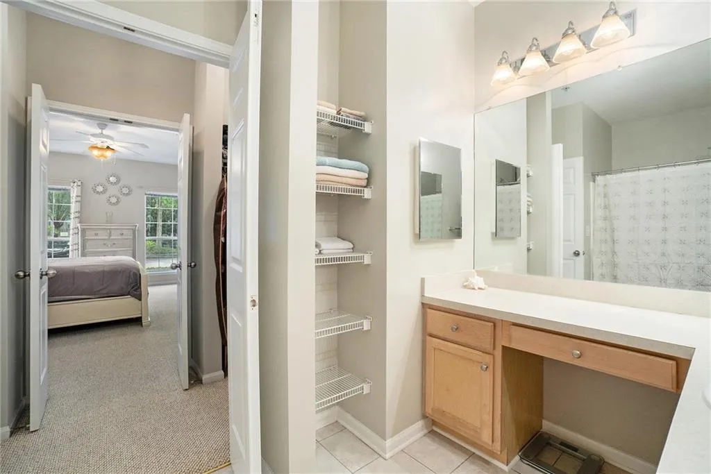 5641 Roswell Road Unit 105, Atlanta, Georgia 30342, 2 Bedrooms Bedrooms, ,2 BathroomsBathrooms,Residential,Sold,5641 Roswell Road Unit 105,6550314