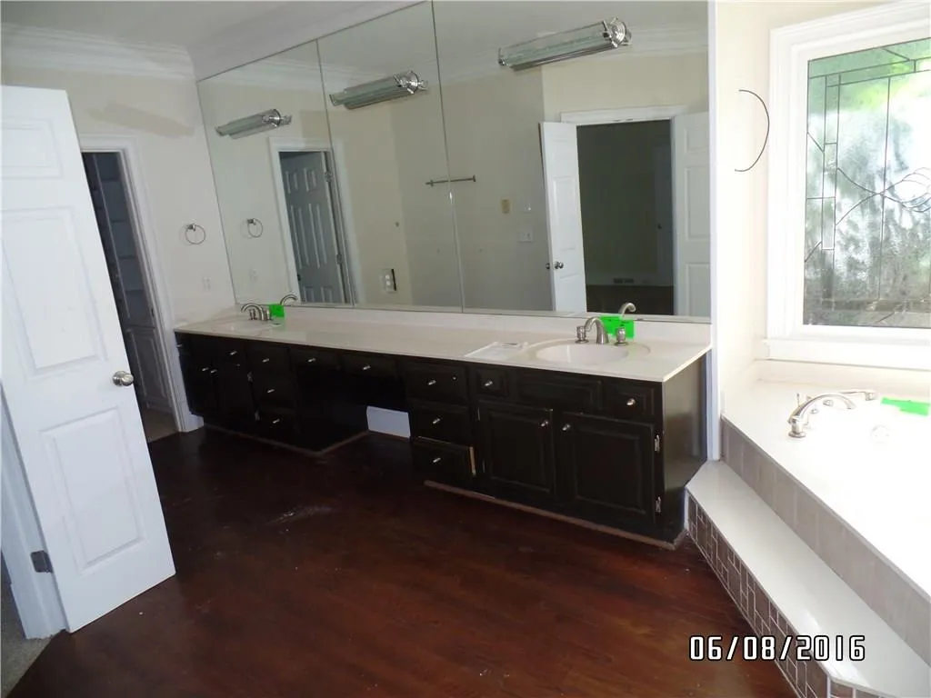 520 Northland Ridge Court, Atlanta, Georgia 30342, 5 Bedrooms Bedrooms, ,5 BathroomsBathrooms,Residential,Sold,520 Northland Ridge Court,5703865