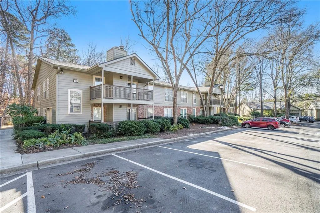 2901 Lenox Road Ne Unit 901, Atlanta, Georgia 30324, 2 Bedrooms Bedrooms, ,1 BathroomBathrooms,Residential,For Sale,2901 Lenox Road Ne Unit 901,7638313