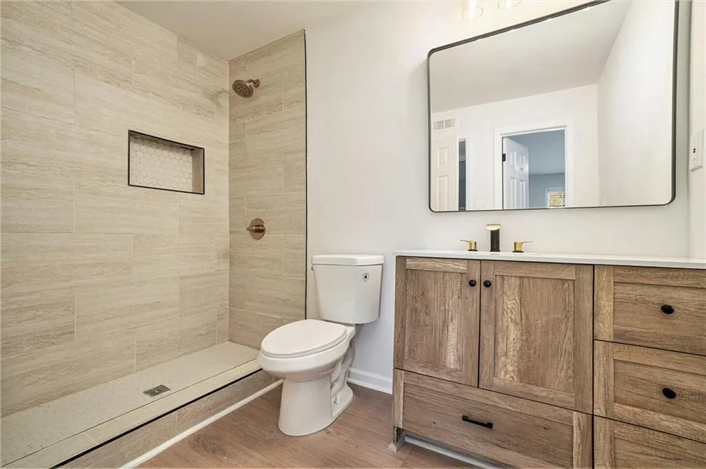 2901 Lenox Road Ne Unit 901, Atlanta, Georgia 30324, 2 Bedrooms Bedrooms, ,1 BathroomBathrooms,Residential,For Sale,2901 Lenox Road Ne Unit 901,7638313