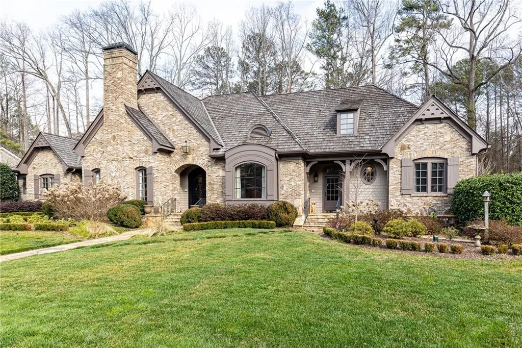 5374 Long Island Drive NW, Sandy Springs, Georgia 30327, 5 Bedrooms Bedrooms, ,5 BathroomsBathrooms,Residential,Sold,5374 Long Island Drive NW,7345352