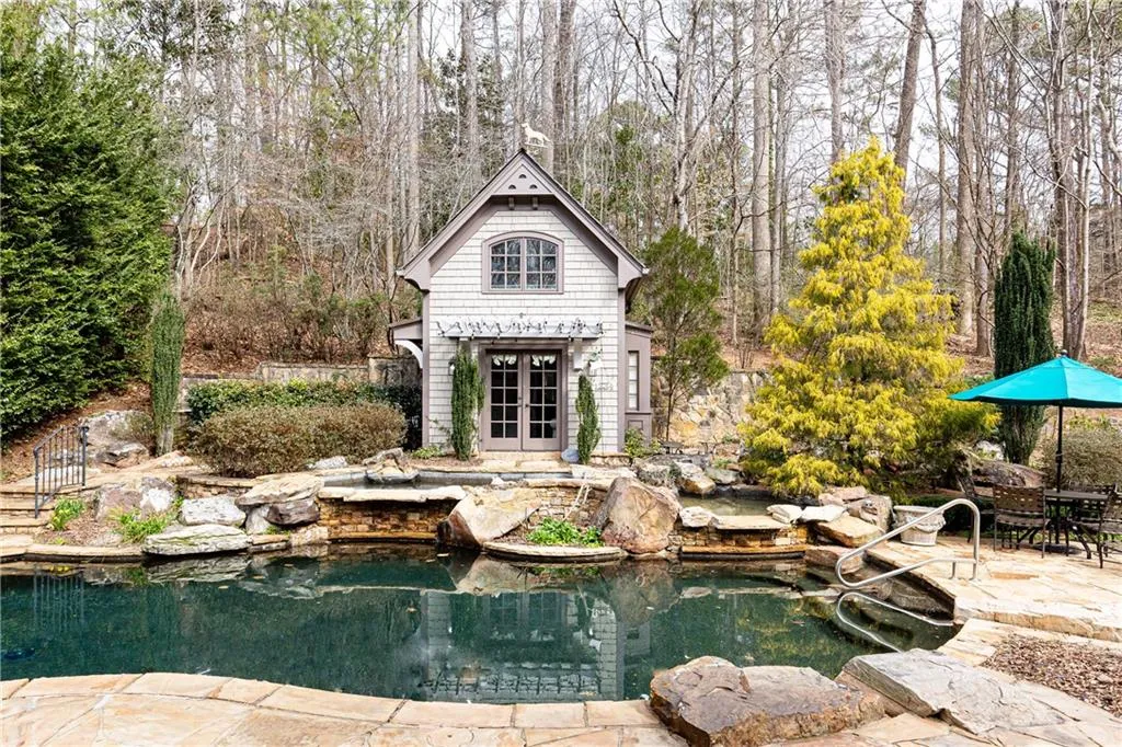 Delightful Guest House overlooking Pool/Spa