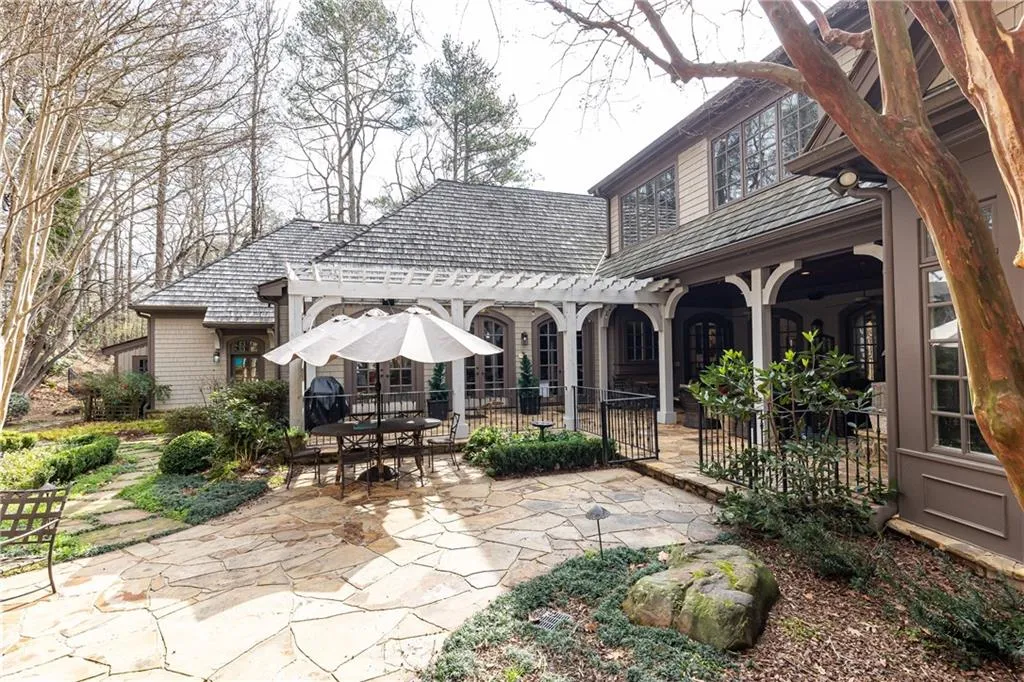 5374 Long Island Drive NW, Sandy Springs, Georgia 30327, 5 Bedrooms Bedrooms, ,5 BathroomsBathrooms,Residential,Sold,5374 Long Island Drive NW,7345352