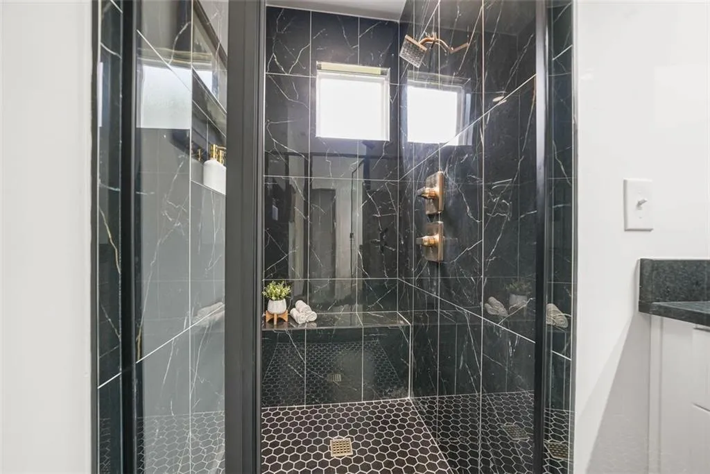 581 Woods Drive Nw, Atlanta, Georgia 30318, 3 Bedrooms Bedrooms, ,2 BathroomsBathrooms,Residential,For Sale,581 Woods Drive Nw,7648966