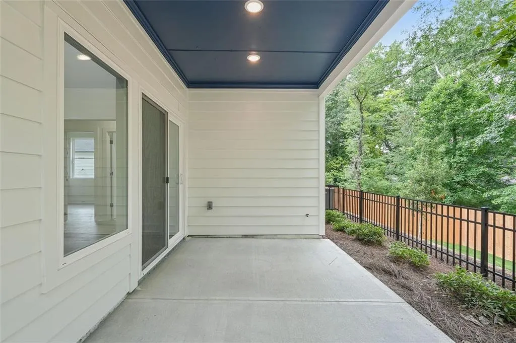 581 Woods Drive Nw, Atlanta, Georgia 30318, 3 Bedrooms Bedrooms, ,2 BathroomsBathrooms,Residential,For Sale,581 Woods Drive Nw,7648966