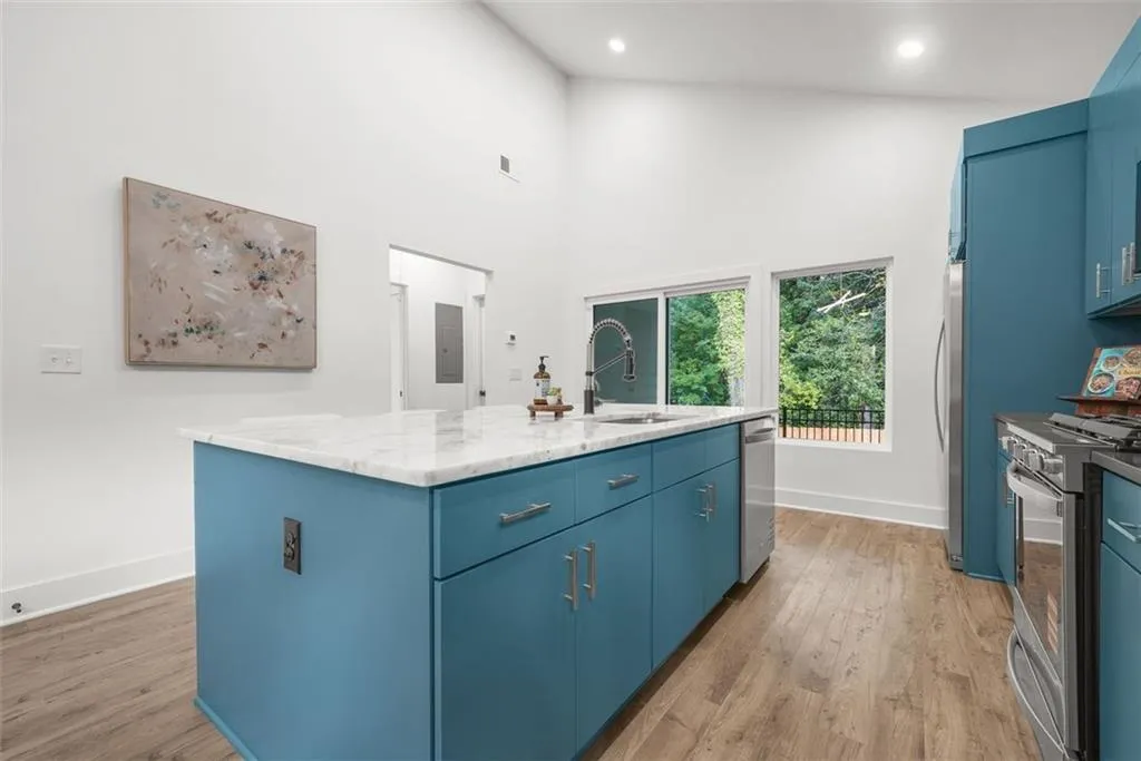 581 Woods Drive Nw, Atlanta, Georgia 30318, 3 Bedrooms Bedrooms, ,2 BathroomsBathrooms,Residential,For Sale,581 Woods Drive Nw,7648966