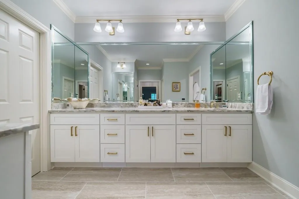 7875 Landowne Drive, Sandy Springs, Georgia 30350, 5 Bedrooms Bedrooms, ,4 BathroomsBathrooms,Residential,Sold,7875 Landowne Drive,6876880