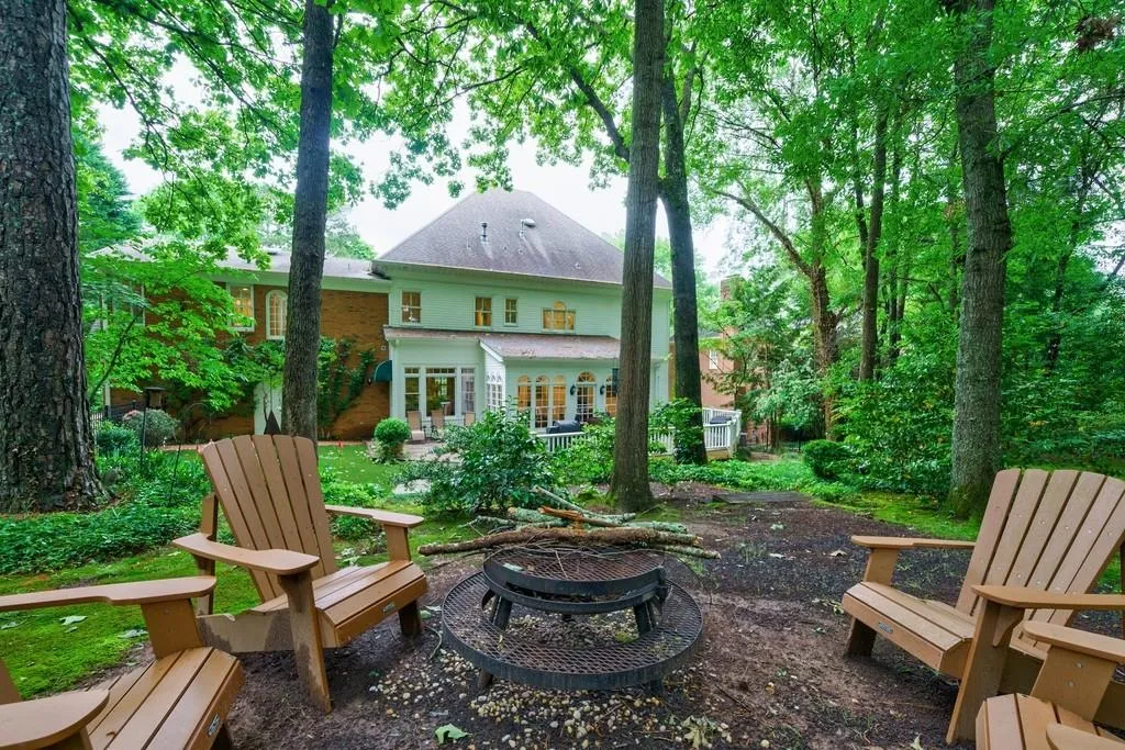 7875 Landowne Drive, Sandy Springs, Georgia 30350, 5 Bedrooms Bedrooms, ,4 BathroomsBathrooms,Residential,Sold,7875 Landowne Drive,6876880