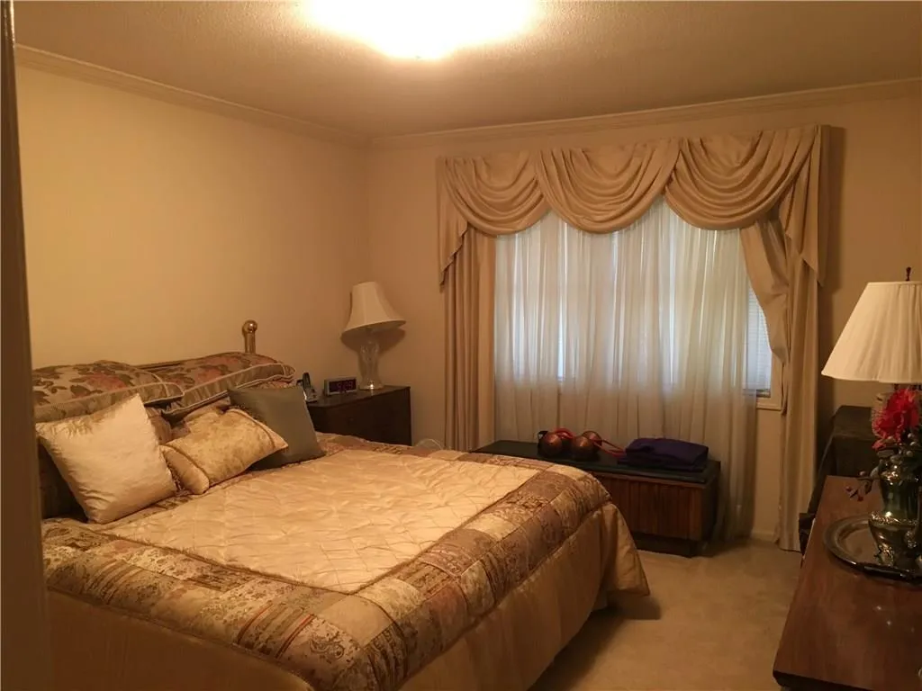 6851 Roswell Road Ne Unit Q23, Sandy Springs, Georgia 30328, 3 Bedrooms Bedrooms, ,2 BathroomsBathrooms,Residential,Sold,6851 Roswell Road Ne Unit Q23,5921791