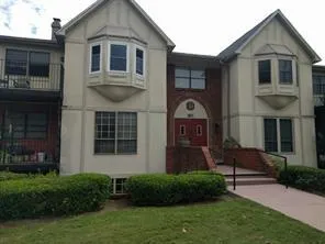 6851 Roswell Road Ne Unit Q23, Sandy Springs, Georgia 30328, 3 Bedrooms Bedrooms, ,2 BathroomsBathrooms,Residential,Sold,6851 Roswell Road Ne Unit Q23,5921791