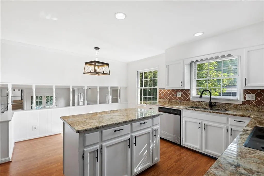 790 Sudbury Road, Atlanta, Georgia 30328, 4 Bedrooms Bedrooms, ,3 BathroomsBathrooms,Residential,Sold,790 Sudbury Road,7119210