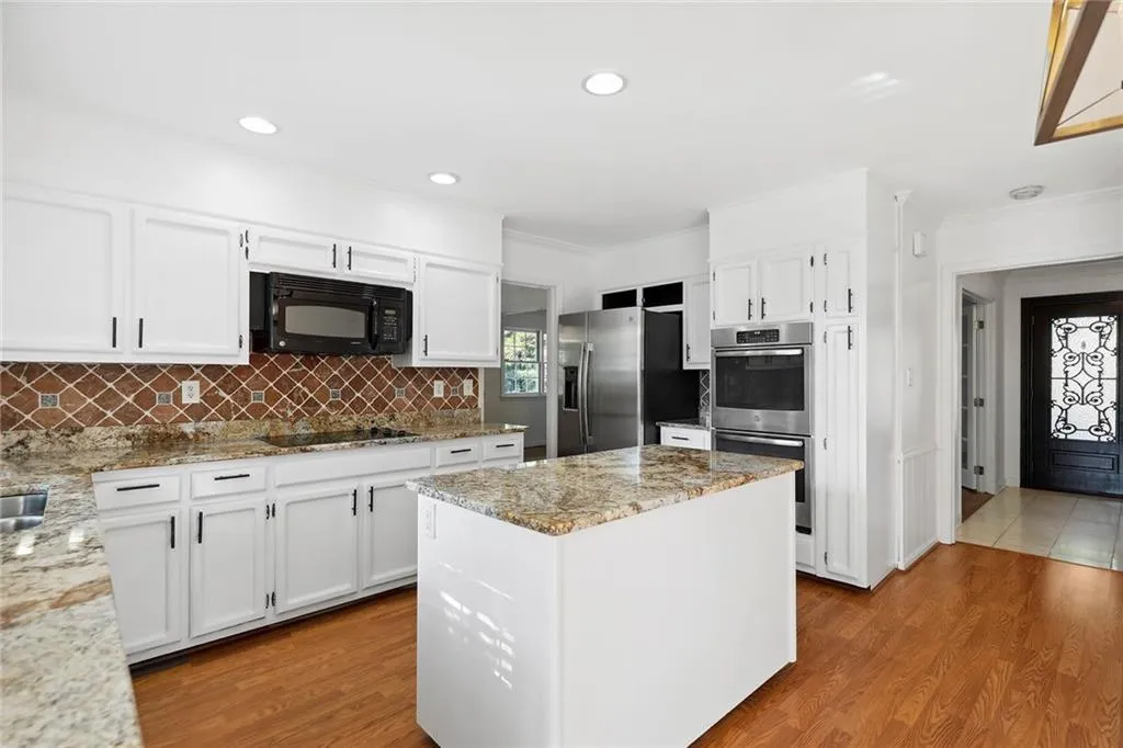 790 Sudbury Road, Atlanta, Georgia 30328, 4 Bedrooms Bedrooms, ,3 BathroomsBathrooms,Residential,Sold,790 Sudbury Road,7119210