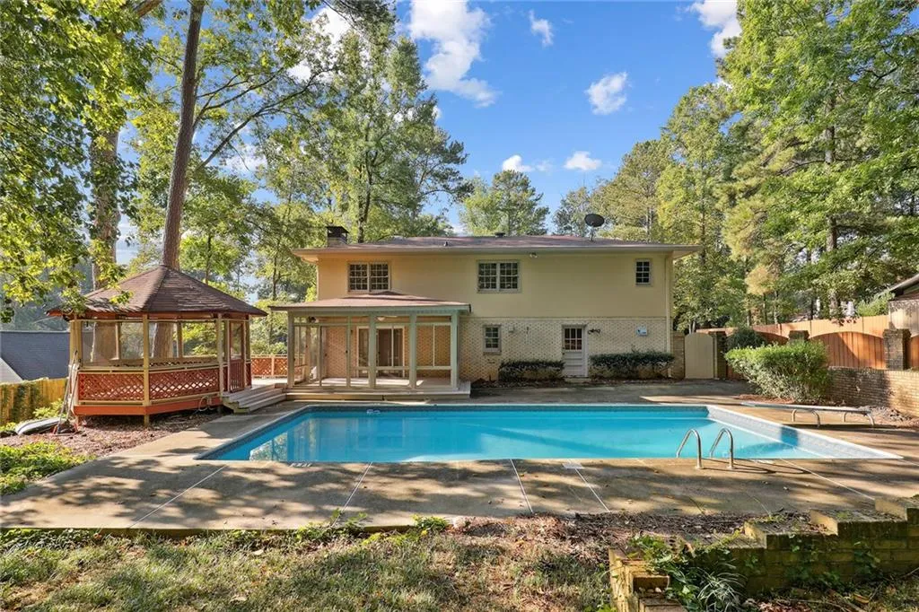 790 Sudbury Road, Atlanta, Georgia 30328, 4 Bedrooms Bedrooms, ,3 BathroomsBathrooms,Residential,Sold,790 Sudbury Road,7119210