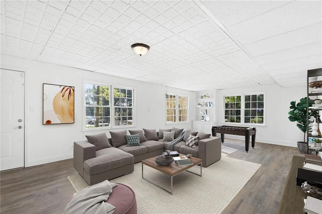 790 Sudbury Road, Atlanta, Georgia 30328, 4 Bedrooms Bedrooms, ,3 BathroomsBathrooms,Residential,Sold,790 Sudbury Road,7119210