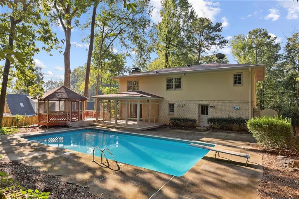 790 Sudbury Road, Atlanta, Georgia 30328, 4 Bedrooms Bedrooms, ,3 BathroomsBathrooms,Residential,Sold,790 Sudbury Road,7119210