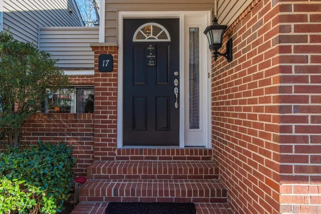 17 Dunwoody Springs Drive Ne, Sandy Springs, Georgia 30328, 2 Bedrooms Bedrooms, ,2 BathroomsBathrooms,Residential,Sold,17 Dunwoody Springs Drive Ne,6844281