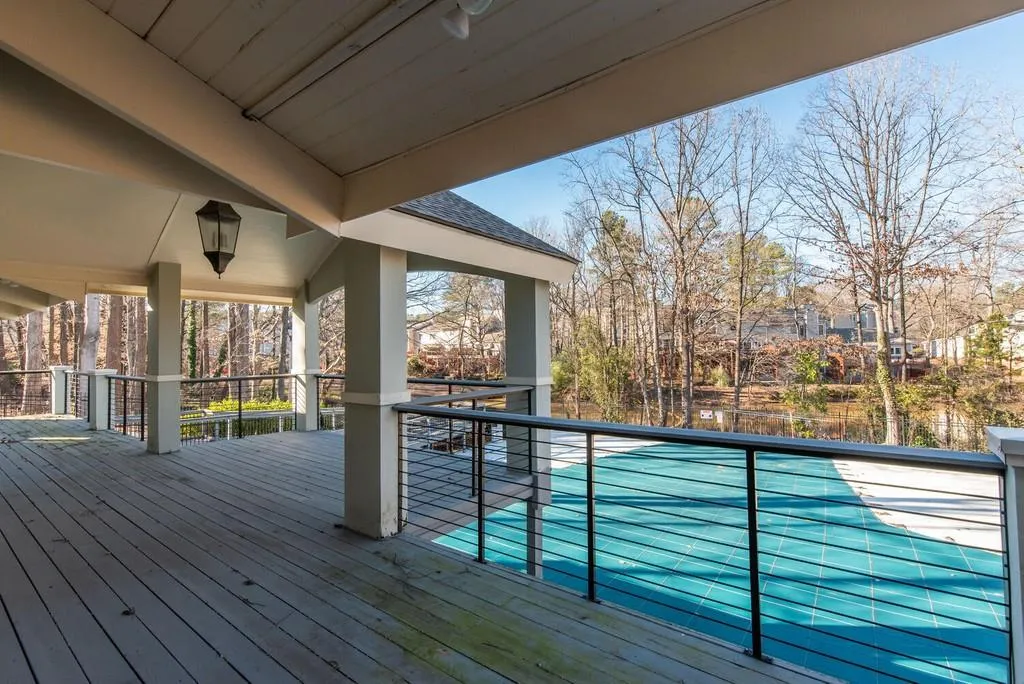 17 Dunwoody Springs Drive Ne, Sandy Springs, Georgia 30328, 2 Bedrooms Bedrooms, ,2 BathroomsBathrooms,Residential,Sold,17 Dunwoody Springs Drive Ne,6844281